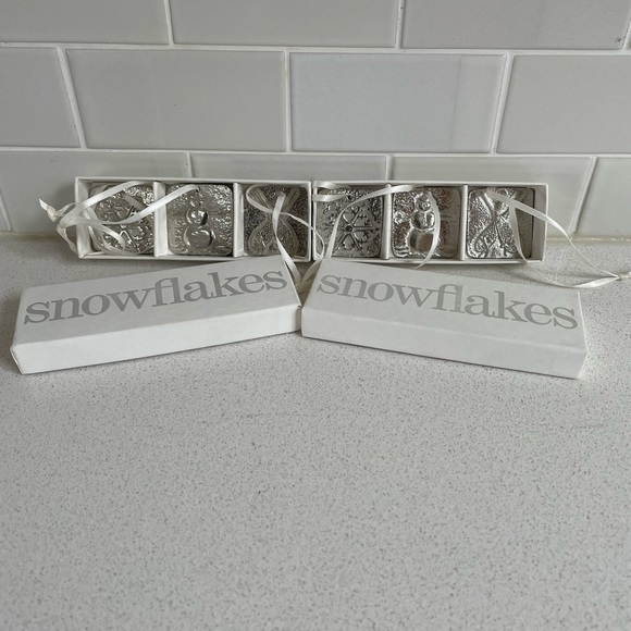 Vilmain Christmas Ornaments - Picture 1 of 11